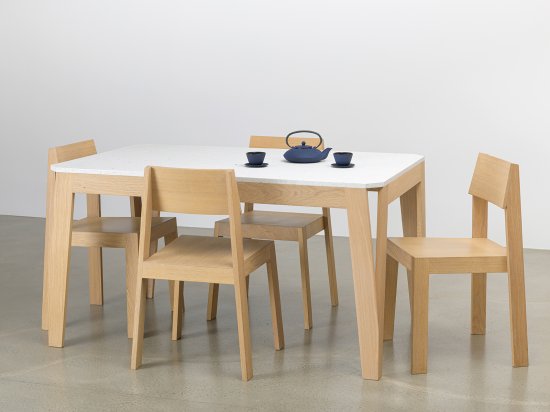 Table écoresponsable en bois de chêne massif en plastique 100% made in France - MéliMélo Le Pavé®