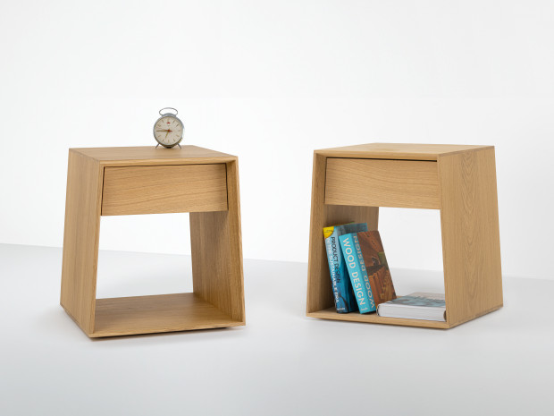Table de chevet en bois massif pour chambre d'hotel, ou gîtes fabriqué en France