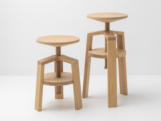 Tabouret à vis bois horloger